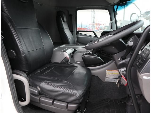 NISSAN DIESEL Quon 2020