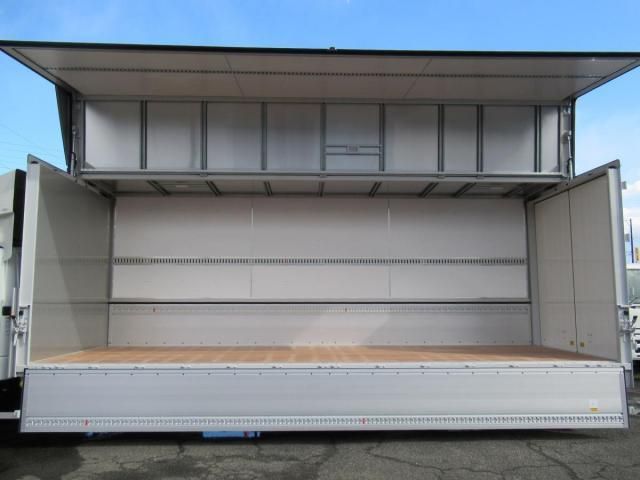 MITSUBISHI FUSOU FIGHTER 2025