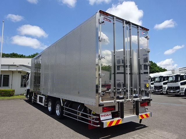 MITSUBISHI FUSOU SUPER GREAT 2025