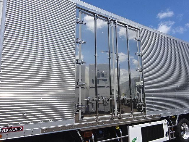 MITSUBISHI FUSOU SUPER GREAT 2025