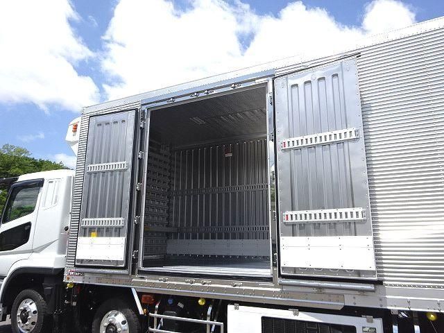 MITSUBISHI FUSOU SUPER GREAT 2025