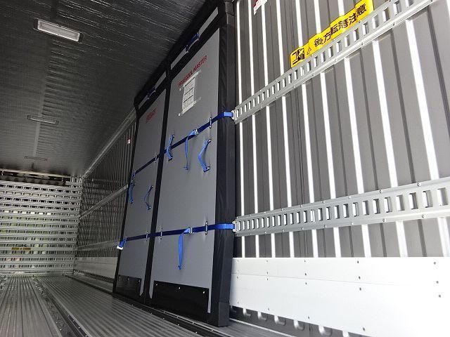 MITSUBISHI FUSOU SUPER GREAT 2025