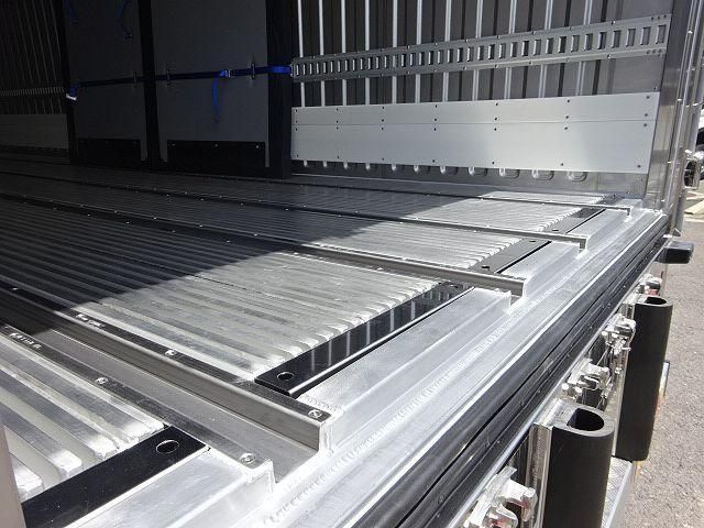 MITSUBISHI FUSOU SUPER GREAT 2025