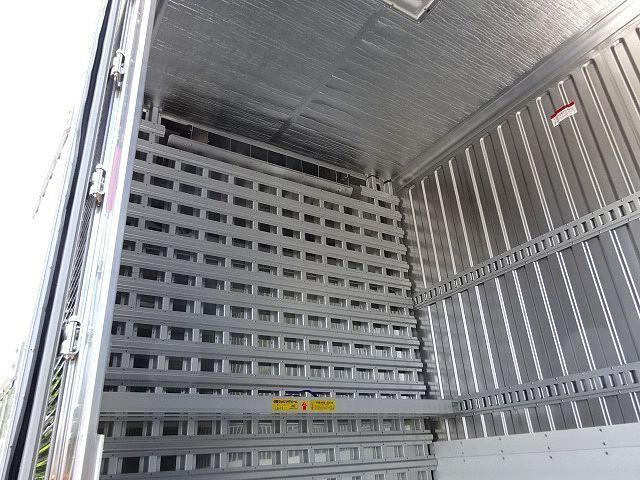 MITSUBISHI FUSOU SUPER GREAT 2025