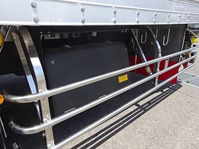 MITSUBISHI FUSOU SUPER GREAT 2025