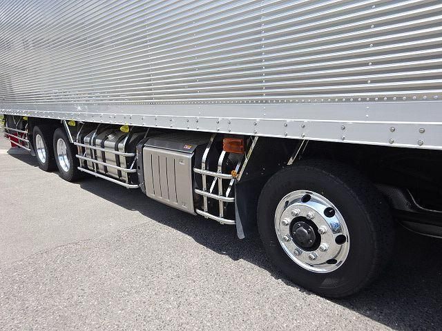 MITSUBISHI FUSOU SUPER GREAT 2025