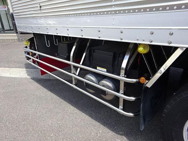 MITSUBISHI FUSOU SUPER GREAT 2025