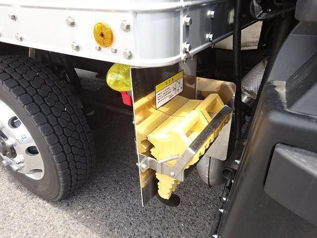 MITSUBISHI FUSOU SUPER GREAT 2025