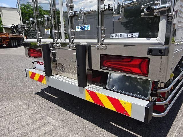 MITSUBISHI FUSOU SUPER GREAT 2025