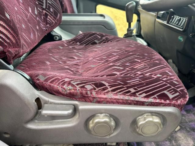 MITSUBISHI FUSOU FIGHTER 2005