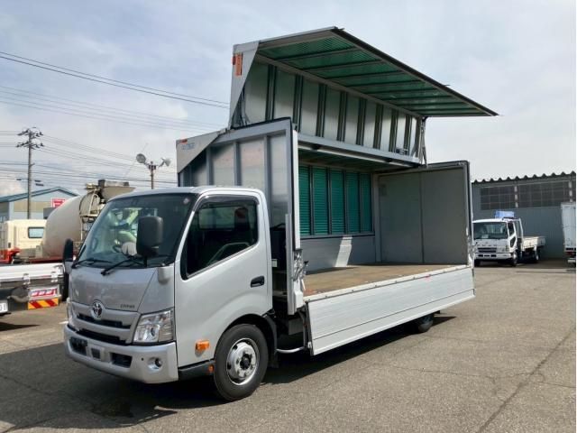 TOYOTA DYNA 2021