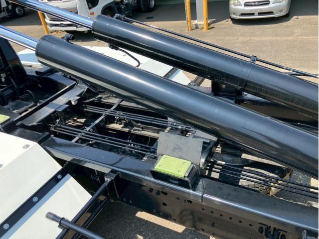 MITSUBISHI FUSOU SUPER GREAT 2025