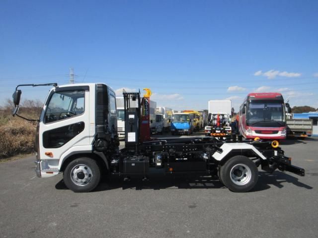 MITSUBISHI FUSOU FIGHTER 2025