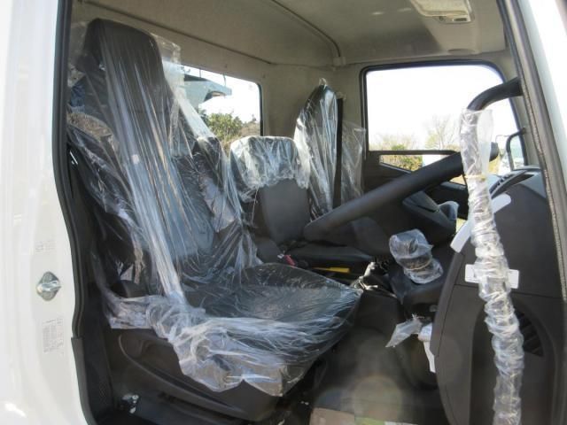 MITSUBISHI FUSOU FIGHTER 2025