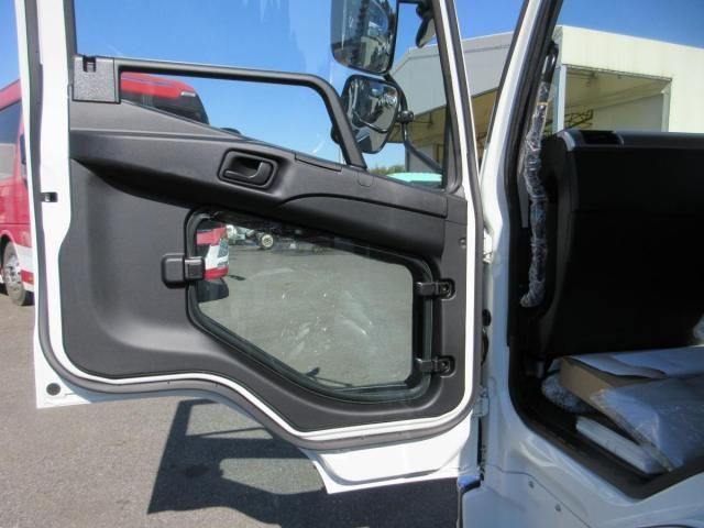 MITSUBISHI FUSOU FIGHTER 2025