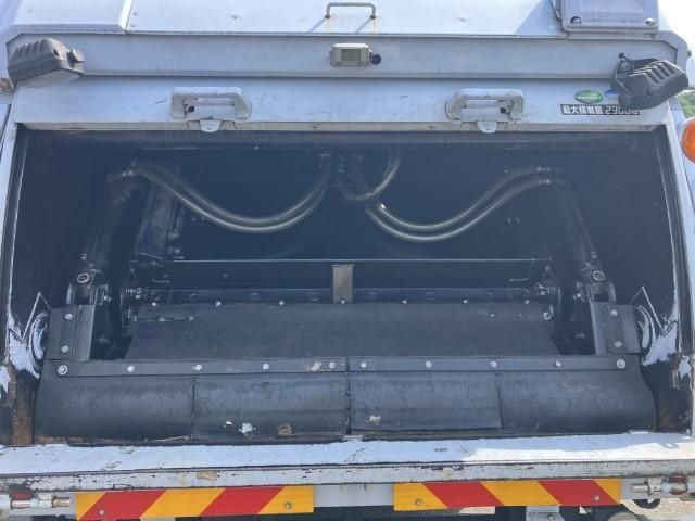 MITSUBISHI CANTER 2017