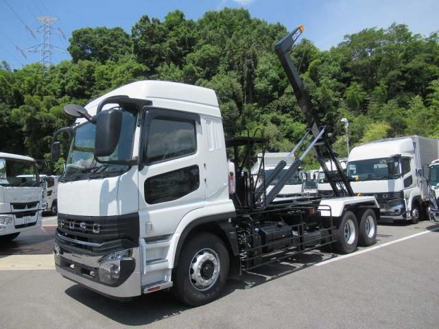 MITSUBISHI FUSOU SUPER GREAT 2025