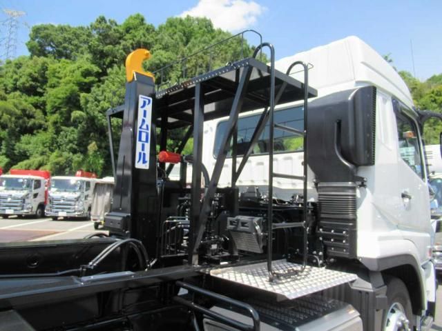 MITSUBISHI FUSOU SUPER GREAT 2025