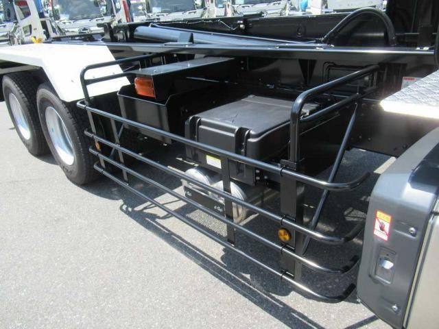 MITSUBISHI FUSOU SUPER GREAT 2025