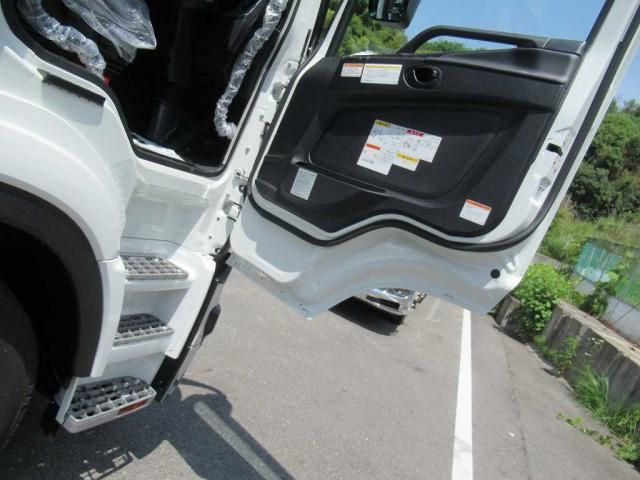 MITSUBISHI FUSOU SUPER GREAT 2025