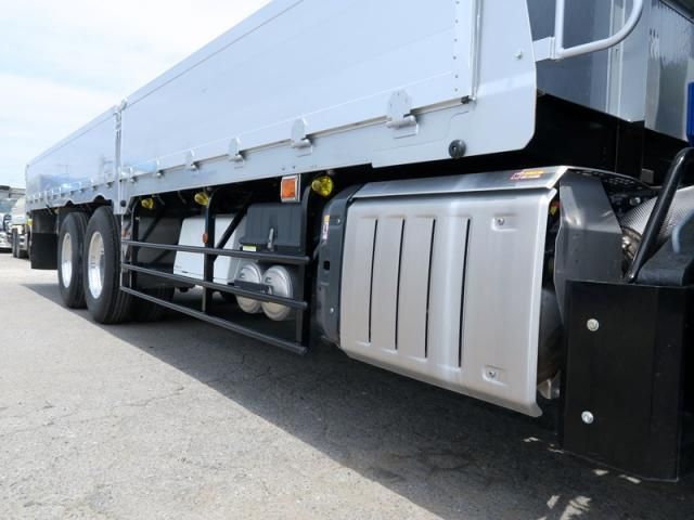 MITSUBISHI FUSOU SUPER GREAT 2023