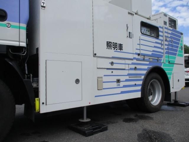 ISUZU ELF 2009