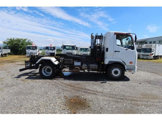 MITSUBISHI FUSOU FIGHTER 2015