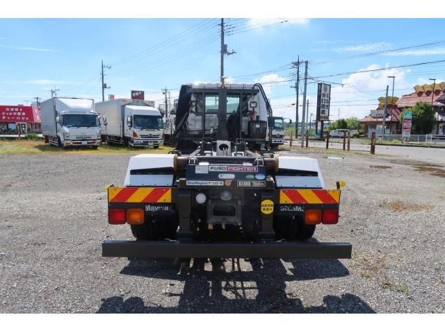 MITSUBISHI FUSOU FIGHTER 2015