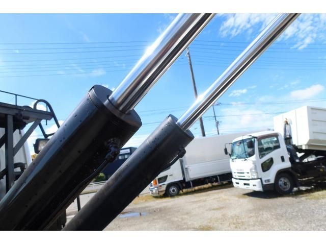 MITSUBISHI FUSOU FIGHTER 2015