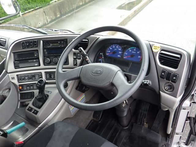 NISSAN DIESEL Quon 2017