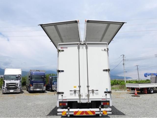 MITSUBISHI CANTER 2022