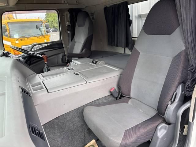 MITSUBISHI FUSOU SUPER GREAT 2016