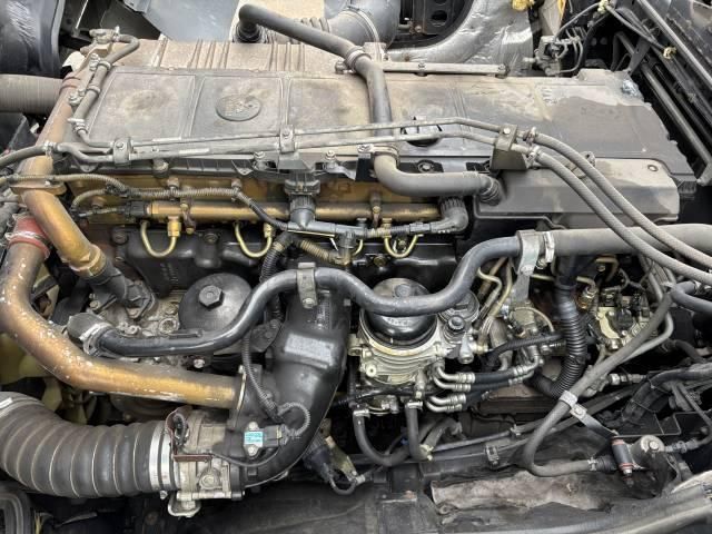 MITSUBISHI FUSOU SUPER GREAT 2016