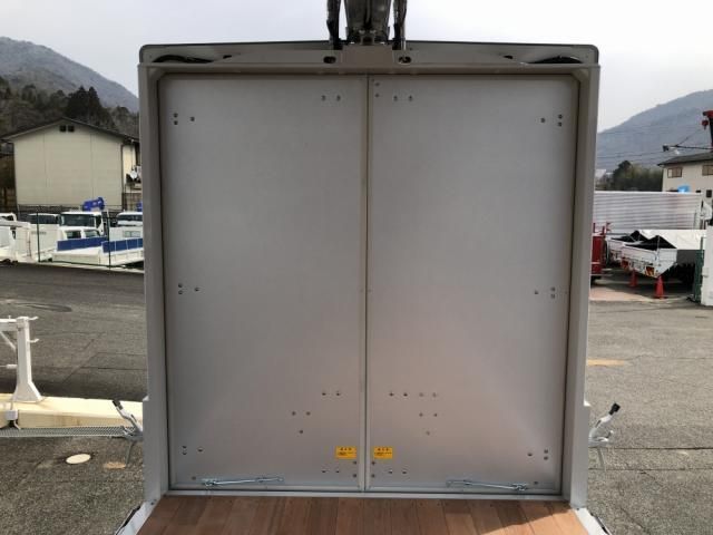 MITSUBISHI CANTER 2025