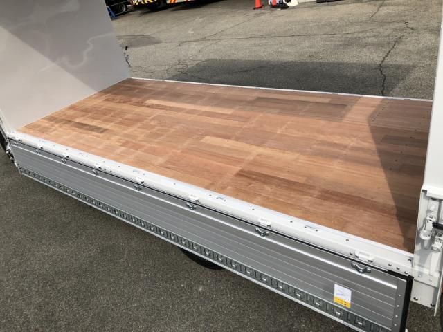 MITSUBISHI CANTER 2025