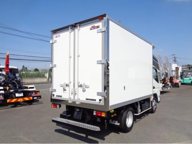 MITSUBISHI CANTER 2025