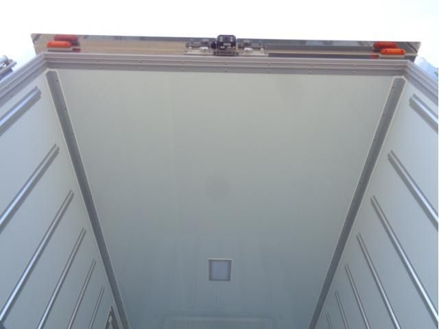 MITSUBISHI CANTER 2025