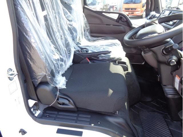 MITSUBISHI CANTER 2025