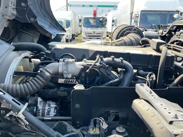 NISSAN DIESEL Quon 2020