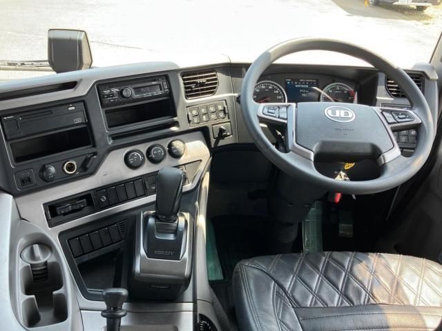 NISSAN DIESEL Quon 2020