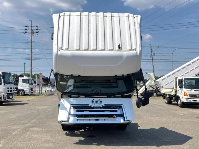 NISSAN DIESEL Quon 2020