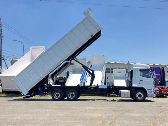 MITSUBISHI FUSOU SUPER GREAT 2025