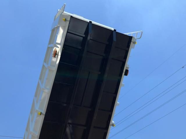 MITSUBISHI FUSOU SUPER GREAT 2025