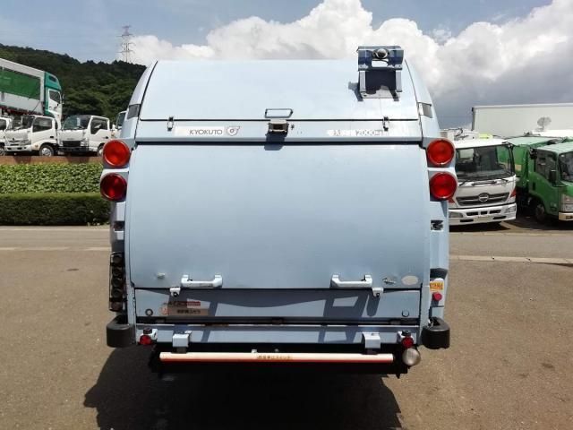 MITSUBISHI CANTER 2016