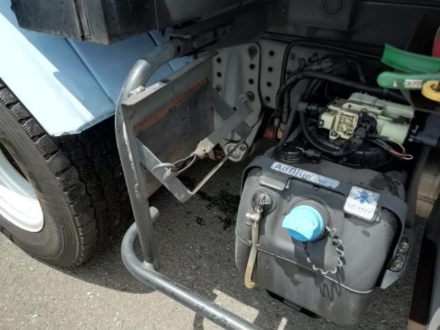 MITSUBISHI CANTER 2016