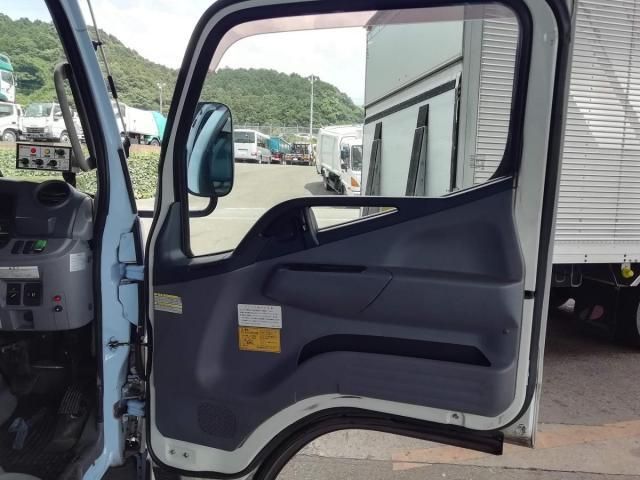 MITSUBISHI CANTER 2016