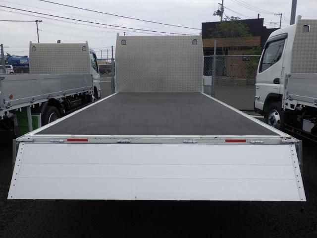 MITSUBISHI CANTER 2024