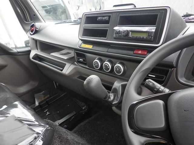 MITSUBISHI CANTER 2024