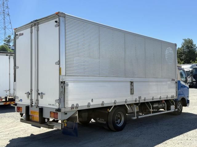 MITSUBISHI FUSOU FIGHTER 2011