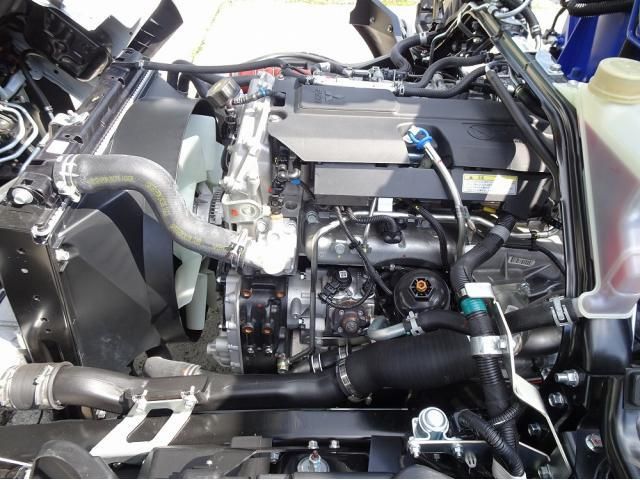 MITSUBISHI CANTER 2025